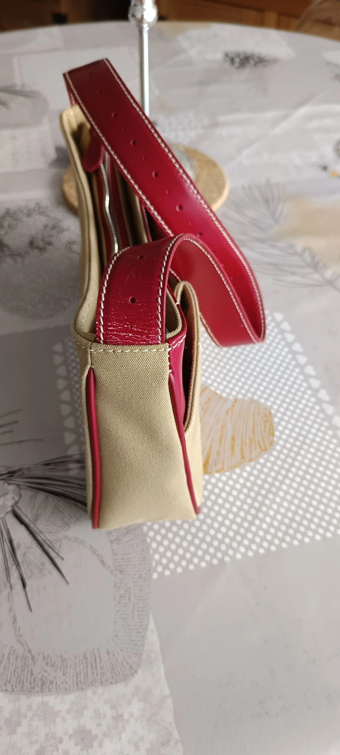 LANCEL-tas met kleine fout let goed naar de advertentie blijft in zeer goede staat prijs te onderhandelen – photo 8